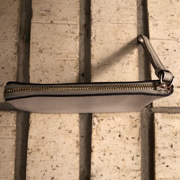 Coach - Wristlet - Picture 5 of 9